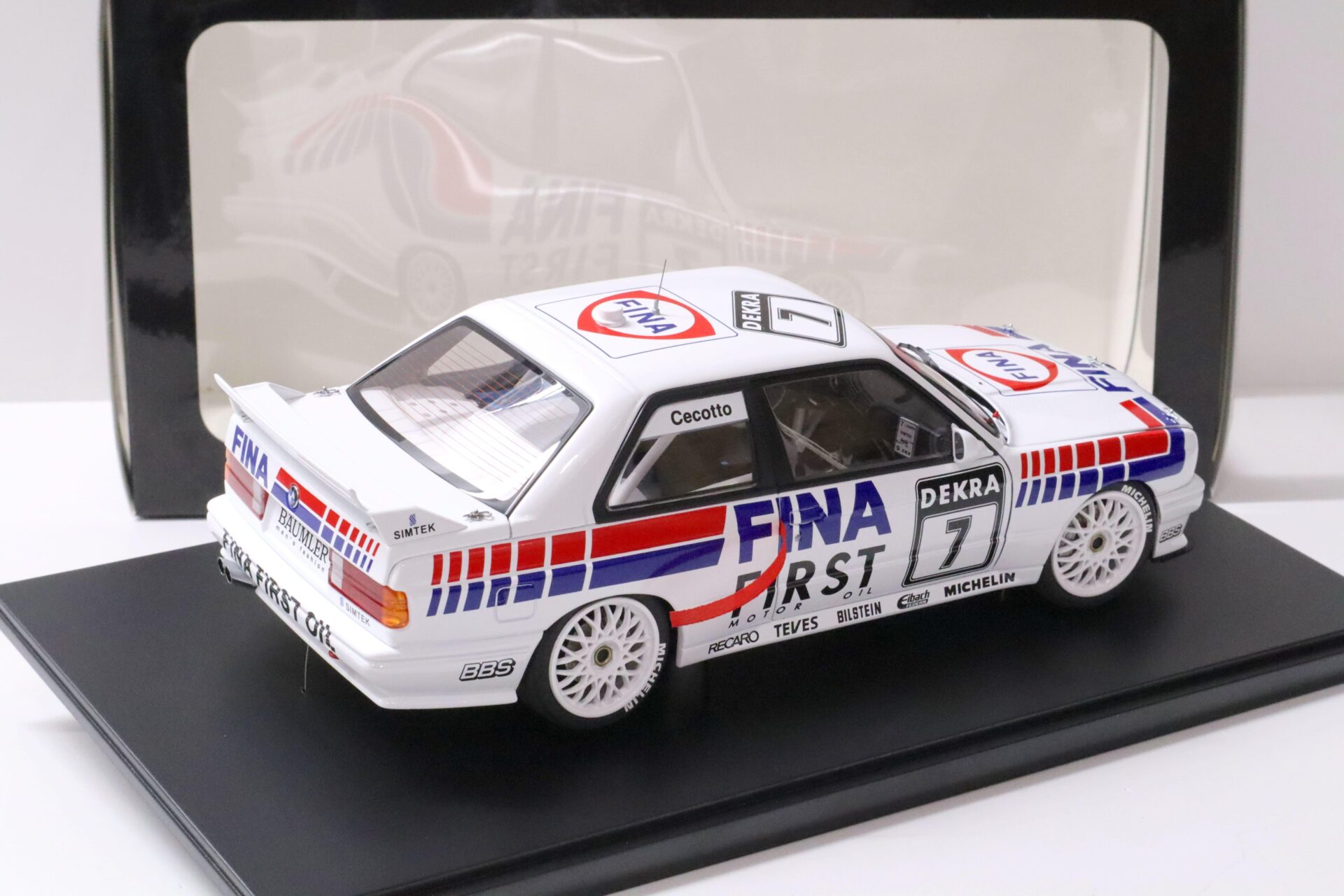 1:18 AUTOart BMW M3 (E30) DTM 1992 FINA #7 C.Cecotto white