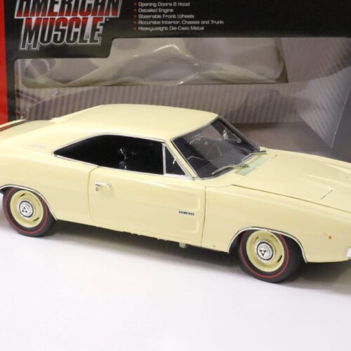 1:18 Auto World 1968 Dodge Charger R/T Coupe yellow