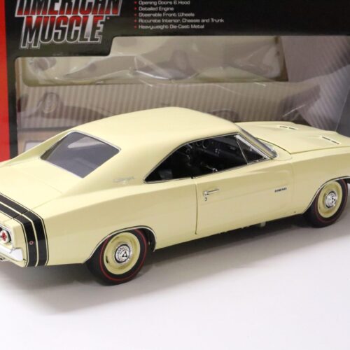 1:18 Auto World 1968 Dodge Charger R/T Coupe yellow