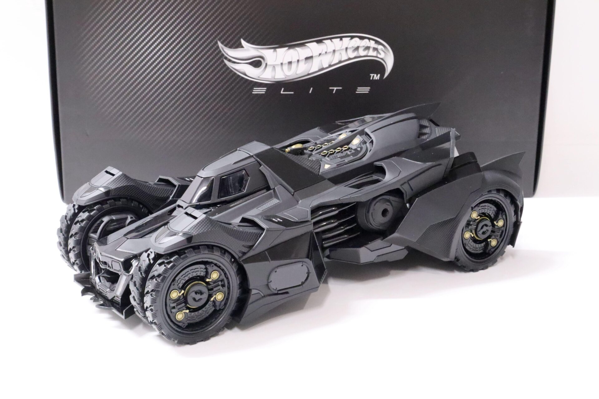 1:18 Hot Wheels Elite BATMAN Arkham Knight Batmobile black