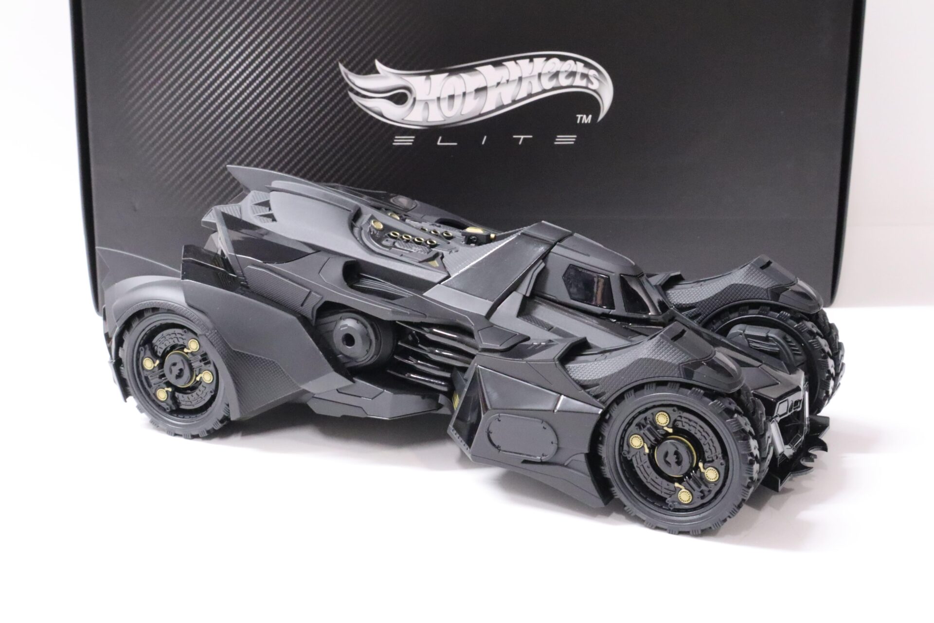 1:18 Hot Wheels Elite BATMAN Arkham Knight Batmobile black