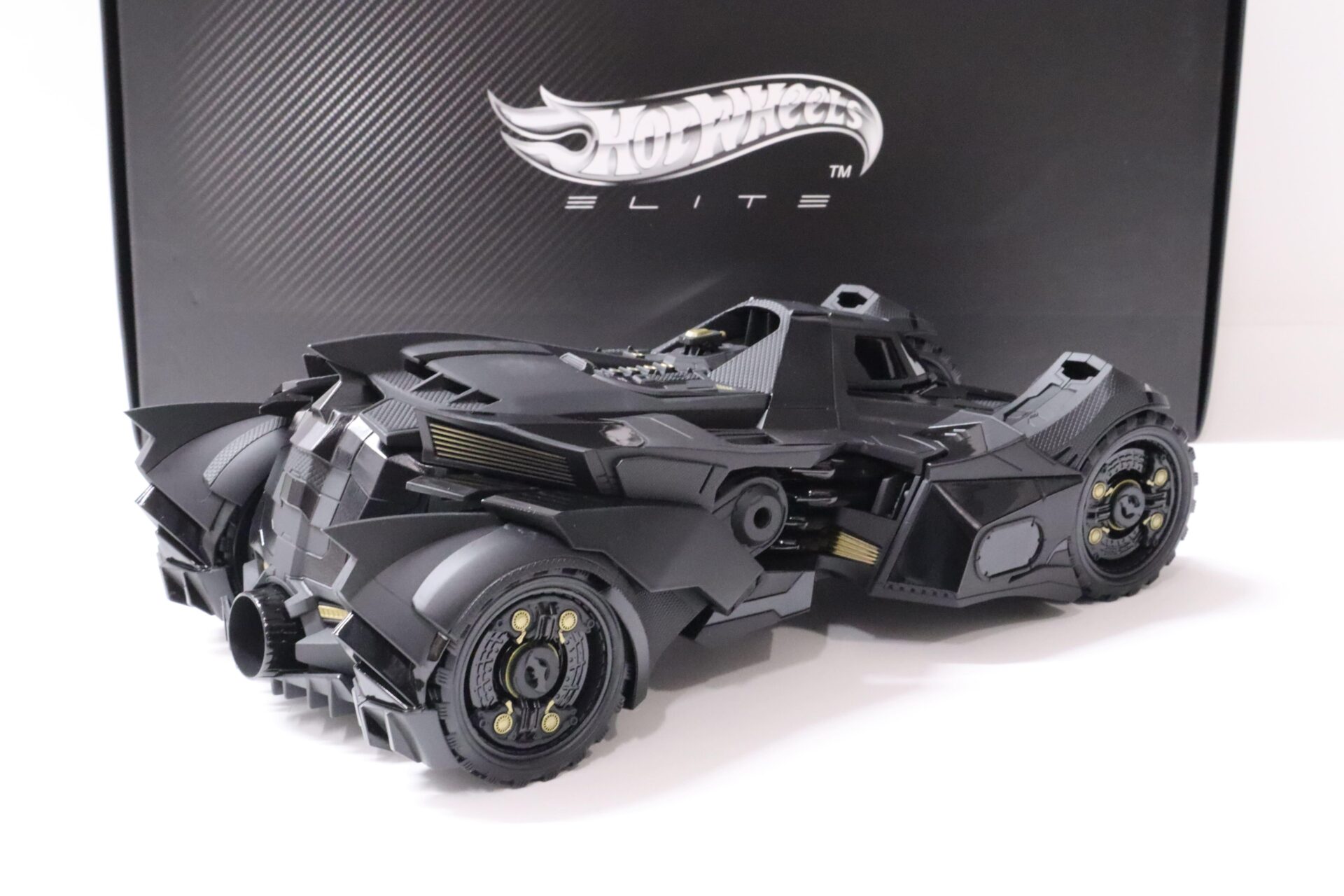 1:18 Hot Wheels Elite BATMAN Arkham Knight Batmobile black