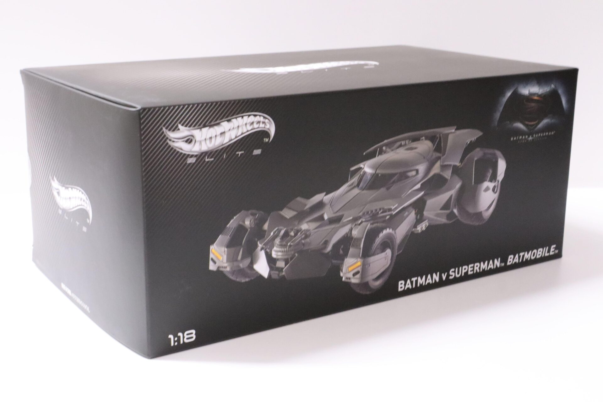 1:18 Hot Wheels Elite Batman vs Superman Batmobile Dawn of Justice grey