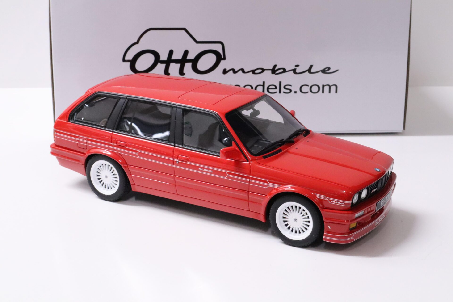 1:18 OTTO mobile OT366 BMW Alpina B3 (E30) Touring 2.7 Brilliant red 1990