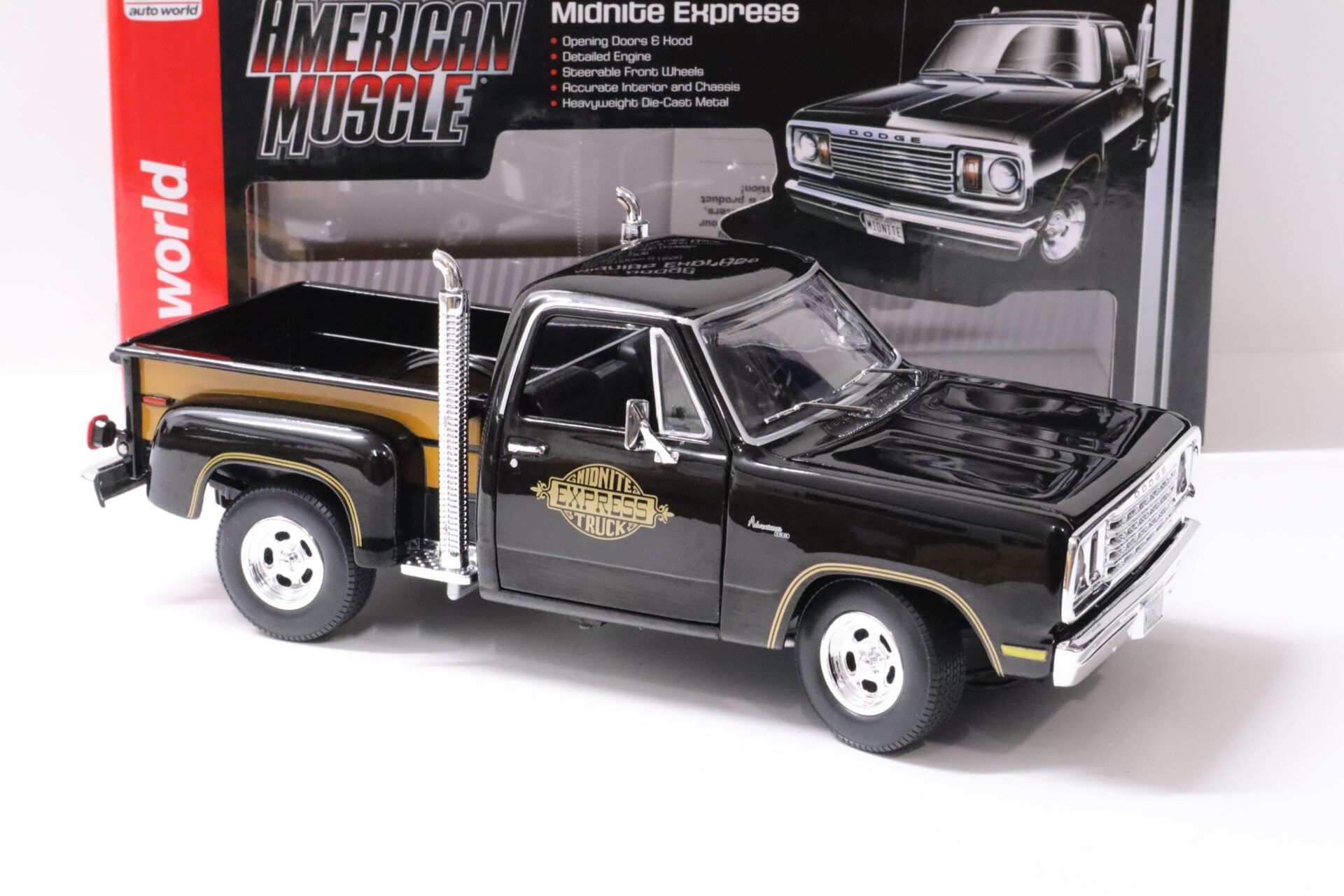 1:18 Auto World 1978 Dodge Warlock Pick-Up Midnite Express black