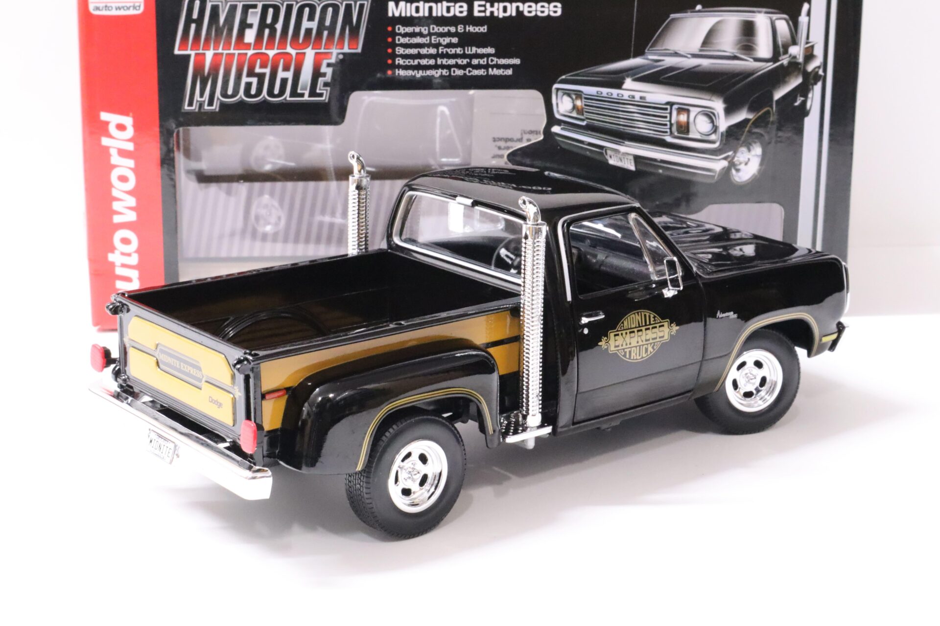 1:18 Auto World 1978 Dodge Warlock Pick-Up Midnite Express black