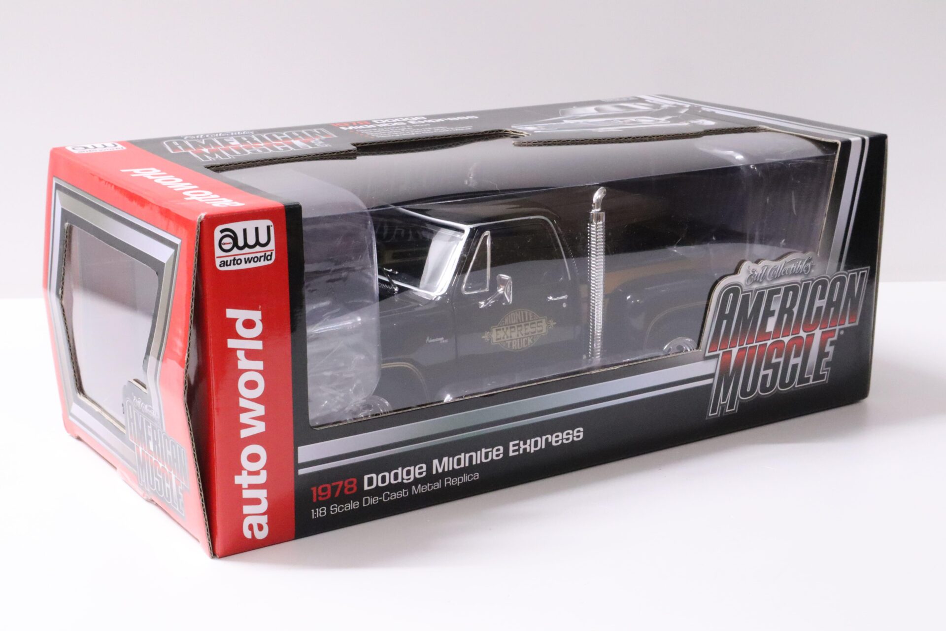 1:18 Auto World 1978 Dodge Warlock Pick-Up Midnite Express black