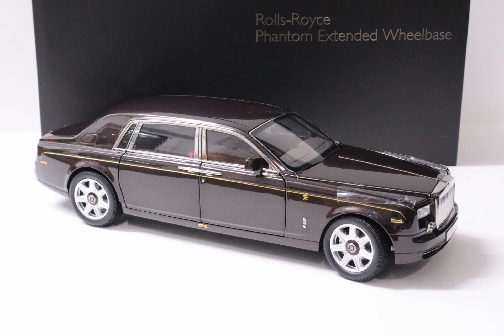 1:18 Kyosho Rolls Royce Phantom EWB Extended Wheelbase 2012 Deep Garnet
