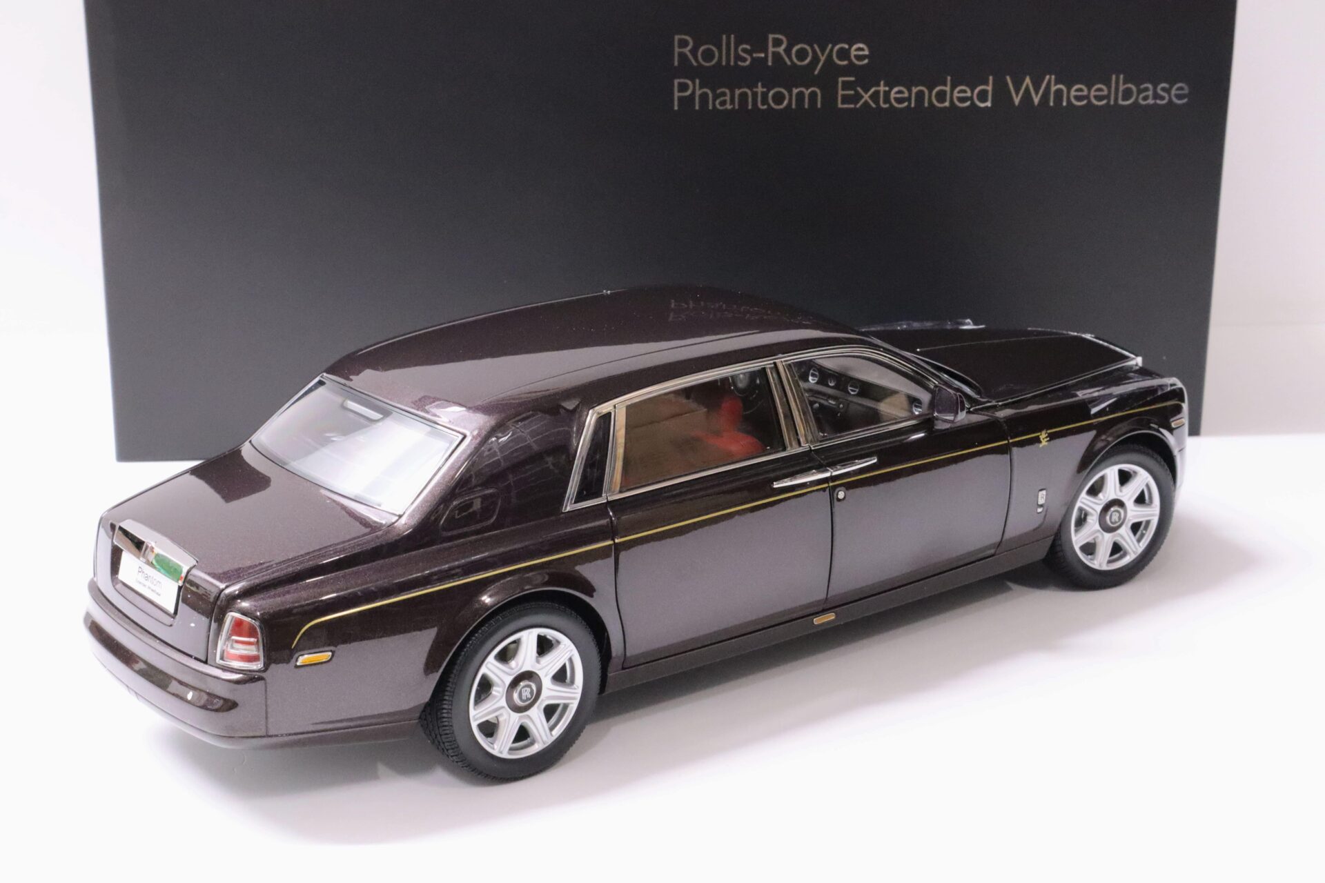 1:18 Kyosho Rolls Royce Phantom EWB Extended Wheelbase 2012 Deep Garnet