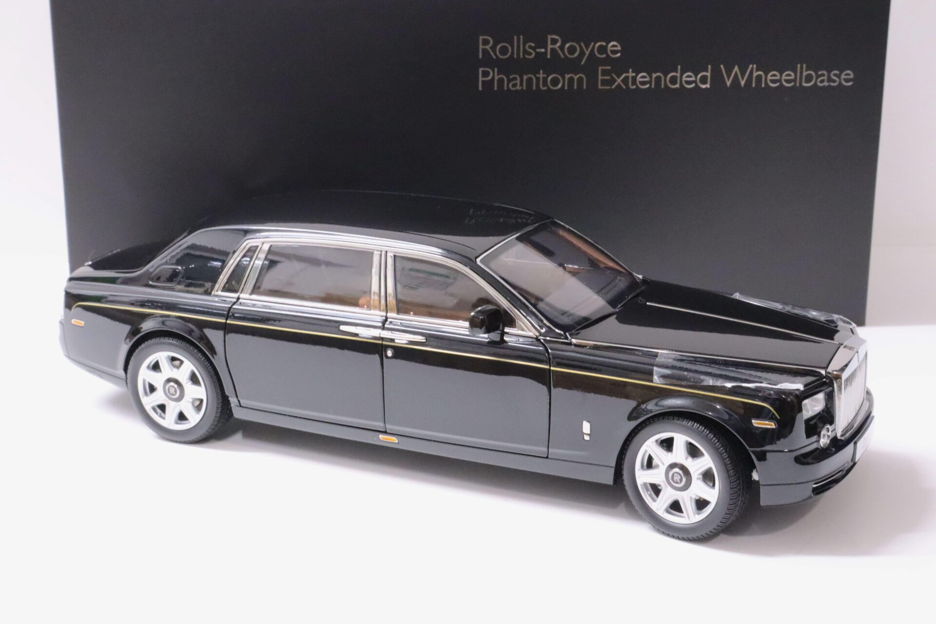 1:18 Kyosho Rolls Royce Phantom EWB Extended Wheelbase 2012 black