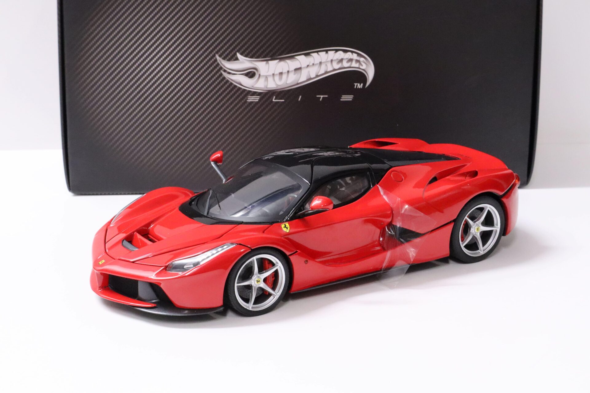 ID 60264 orig.jpg 1:18 Hot Wheels Elite Ferrari LaFerrari 2013 red BCT79