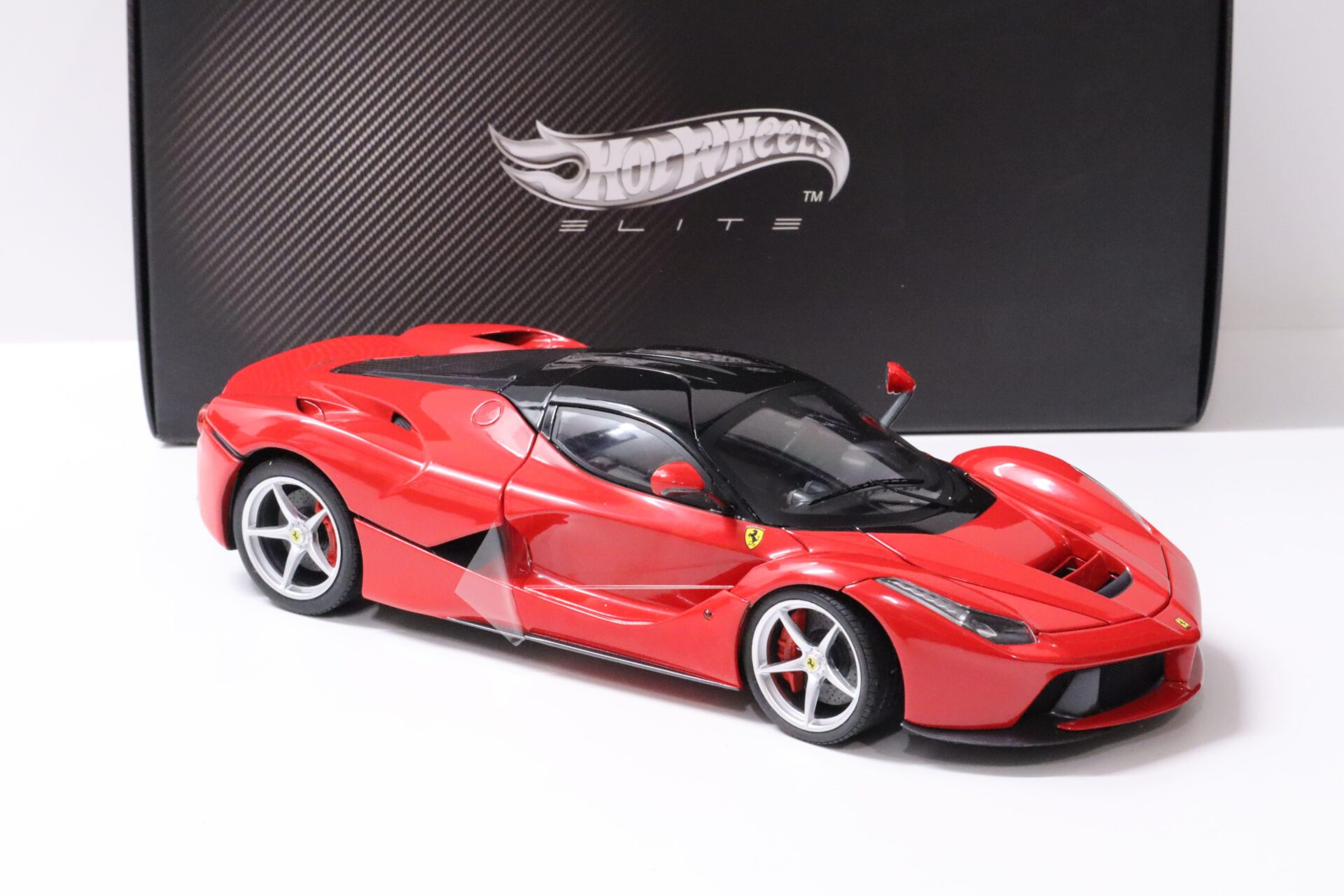 1:18 Hot Wheels Elite Ferrari LaFerrari 2013 red BCT79