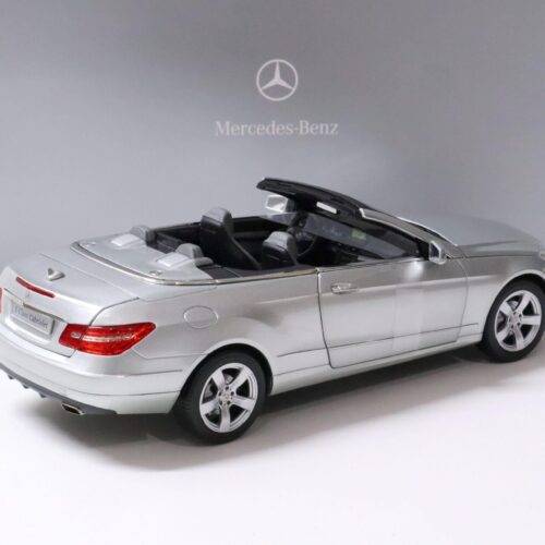 1:18 Norev Mercedes E-Klasse Cabriolet A207 iridium silver DEALER VERSION