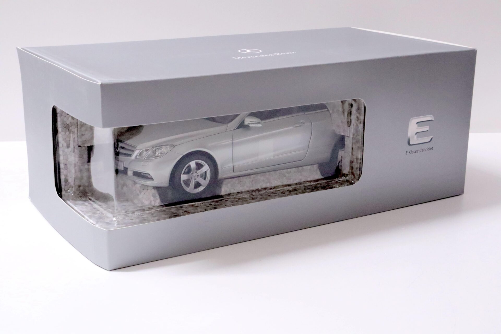 1:18 Norev Mercedes E-Klasse Cabriolet A207 iridium silver DEALER VERSION