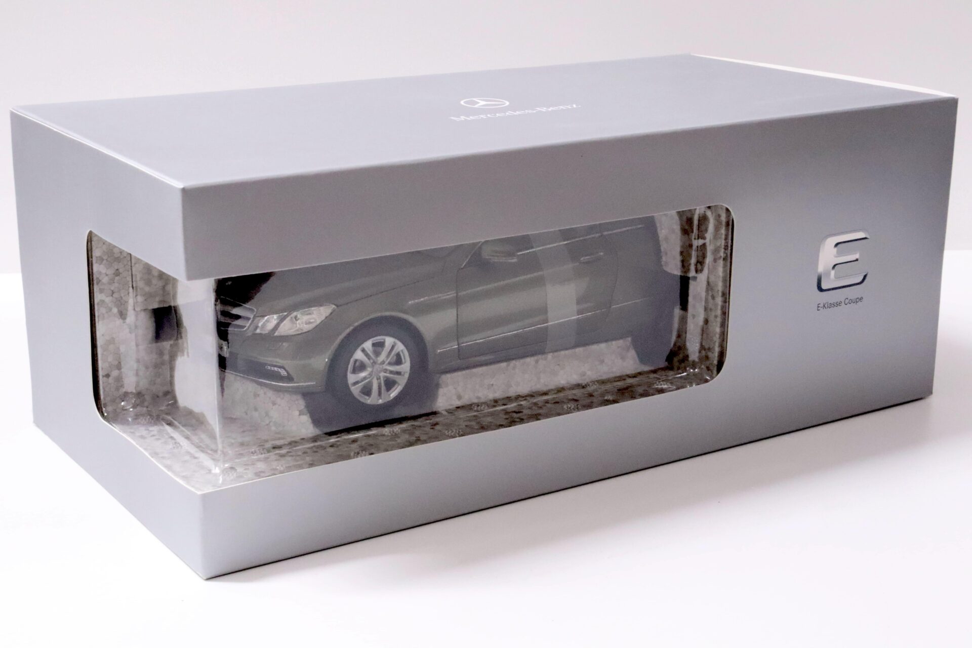1:18 Norev Mercedes E-Klasse Coupe C207 stannit grey metallic DEALER VERSION
