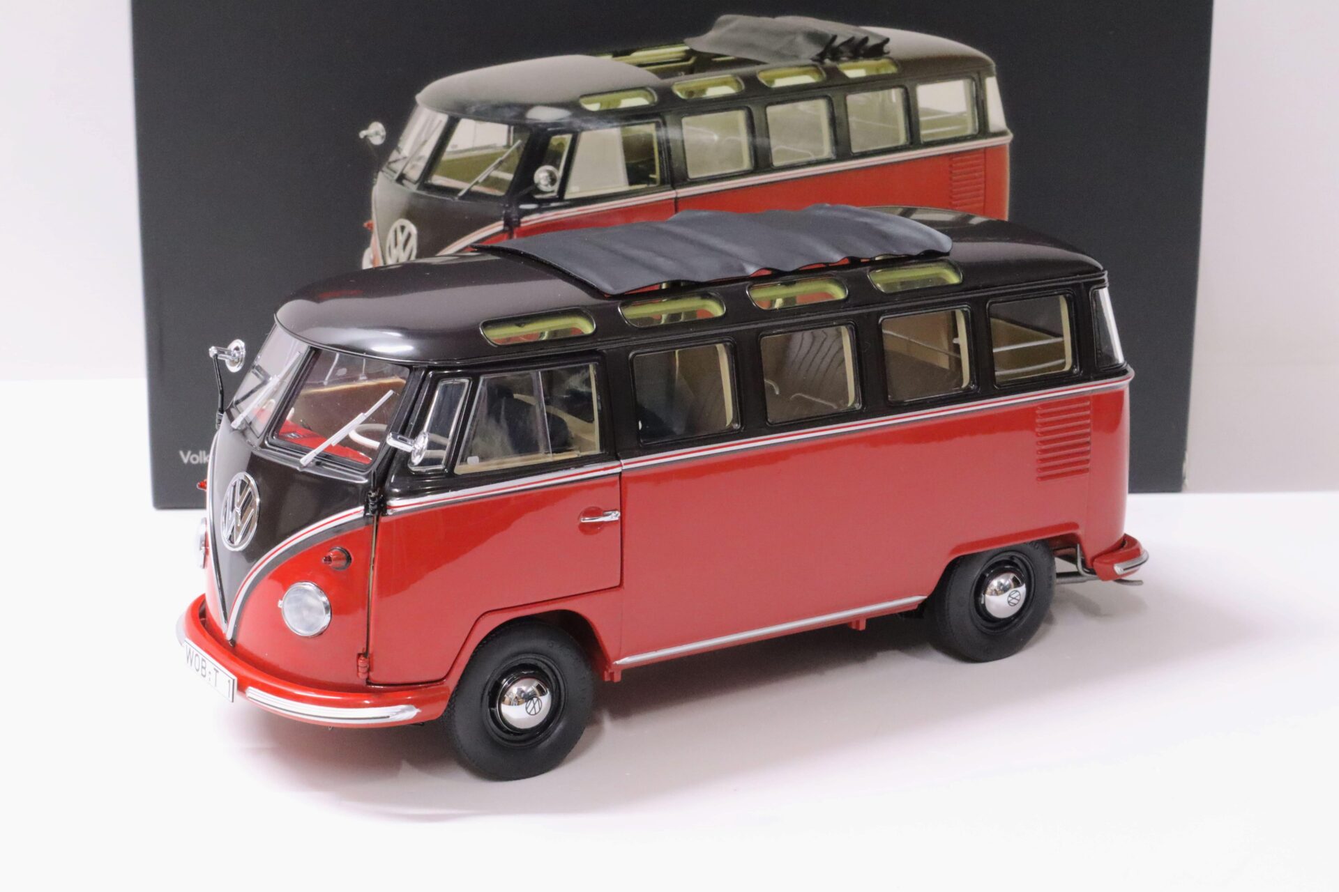 1:18 Schuco VW T1 Samba Bus black/ red
