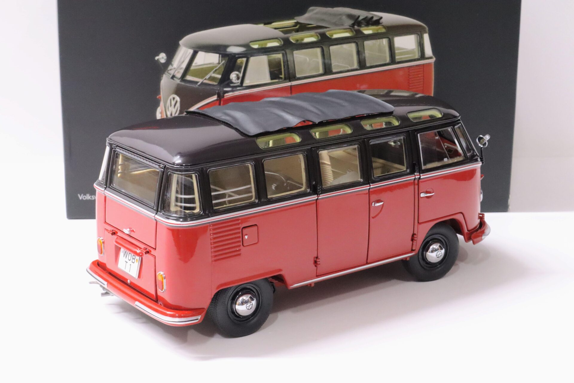 1:18 Schuco VW T1 Samba Bus black/ red