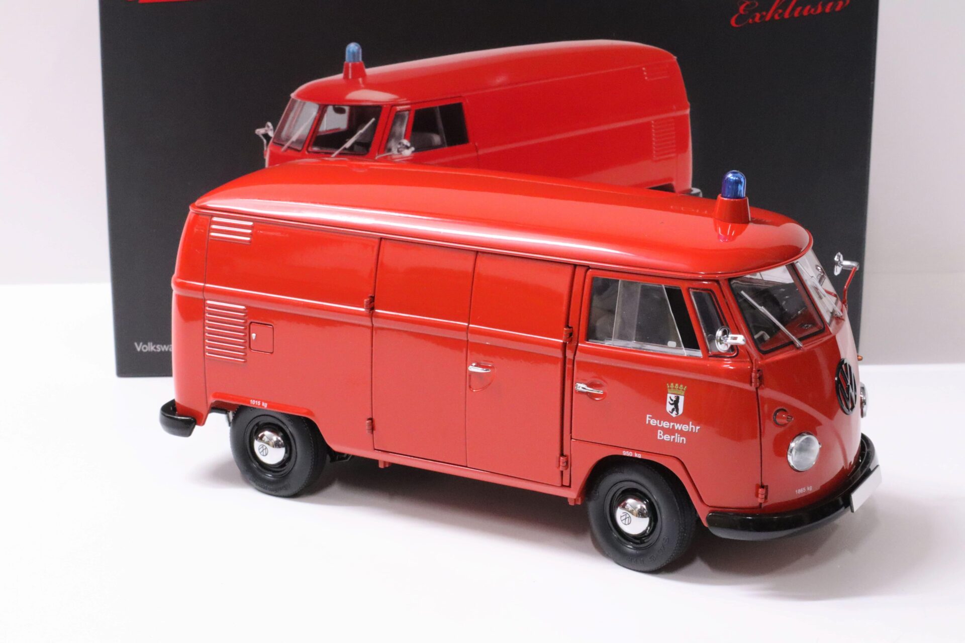 1:18 Schuco VW T1 Transporter Kasten Feuerwehr Berlin red
