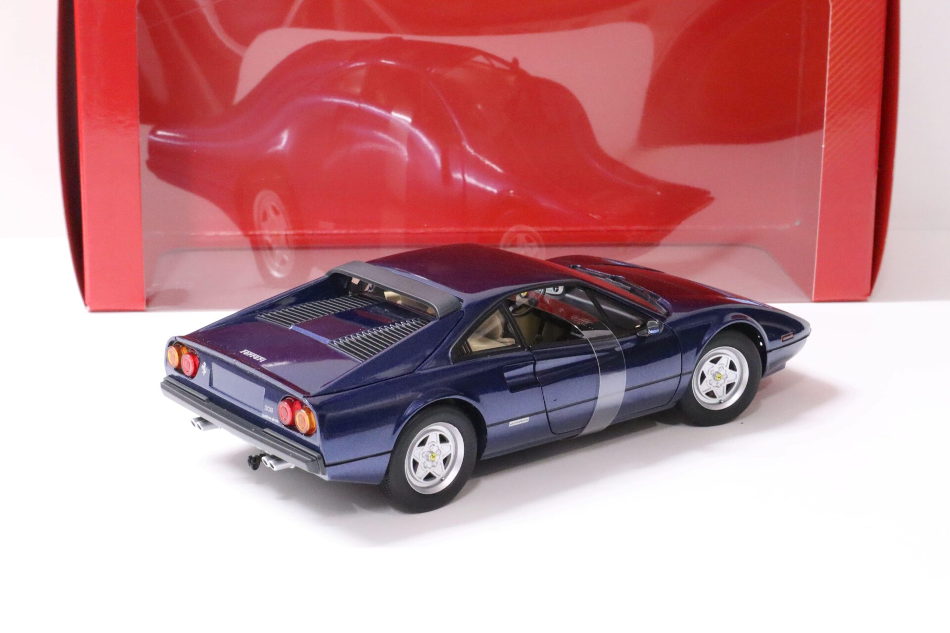 1:18 Hot Wheels Ferrari 308 GTB Coupe blue metallic