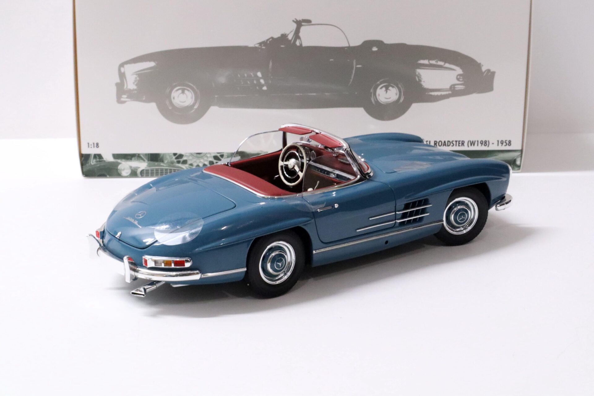 1:18 Minichamps Mercedes 300SL Roadster (W198) blue 1958