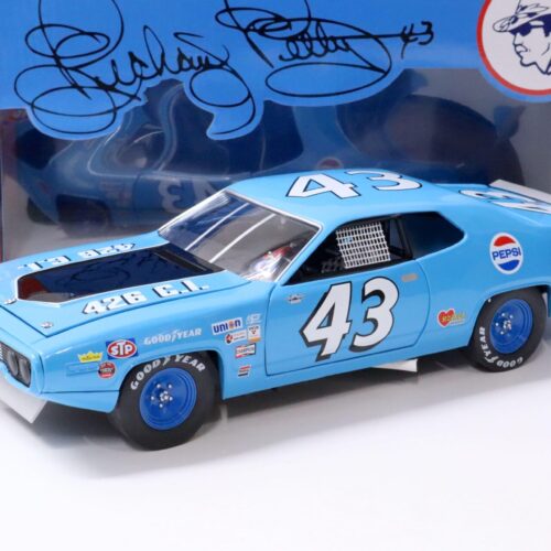 1:18 Auto World 1971 Plymouth Road Runner 426 C.I. Coupe Richard Petty #43 blue
