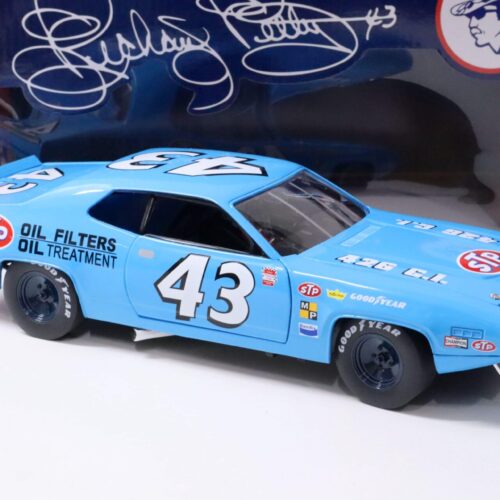 1:18 Auto World 1972 Plymouth Road Runner 426 C.I. Coupe Richard Petty #43 blue - Image 2