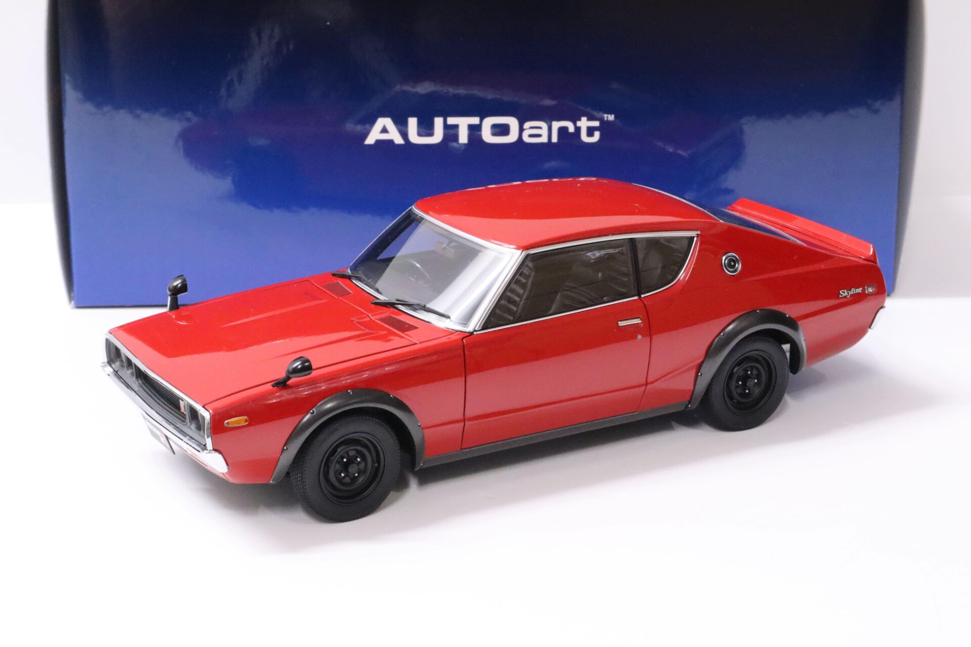 ID 60548 orig.jpg 1:18 AUTOart Nissan Skyline 2000 GT-R (KPGC110) red 1973