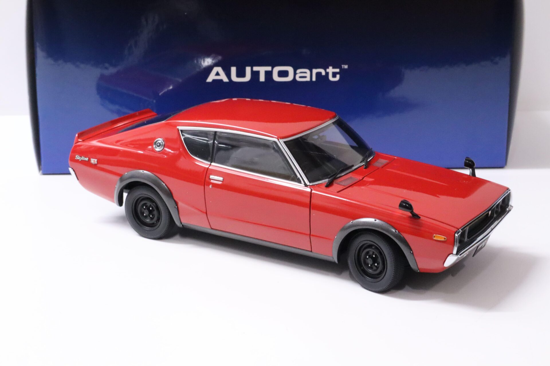 1:18 AUTOart Nissan Skyline 2000 GT-R (KPGC110) red 1973