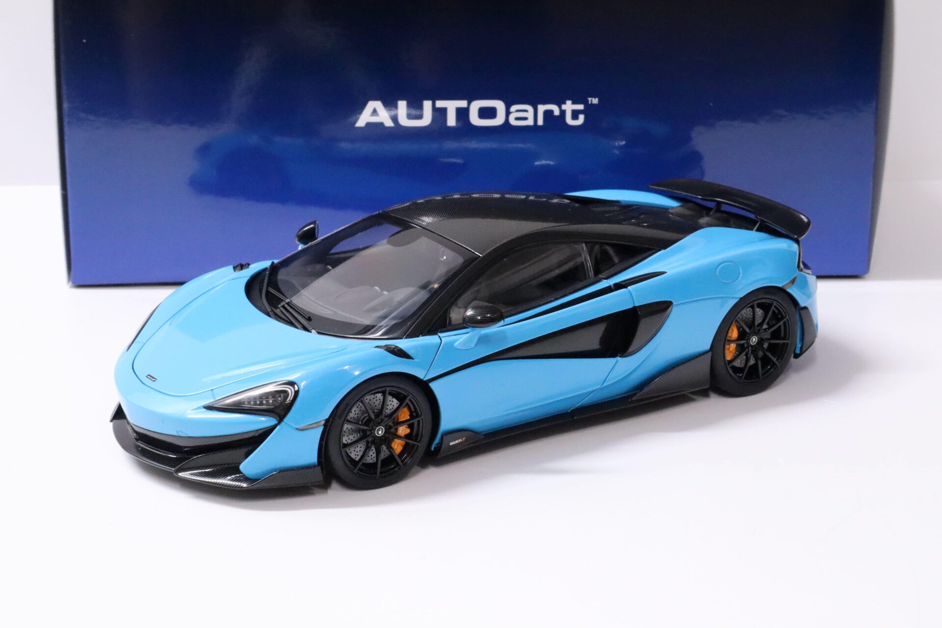 ID 60560 orig.jpg 1:18 AUTOart McLAREN 600LT Coupe 2019 Fistral blue metallic