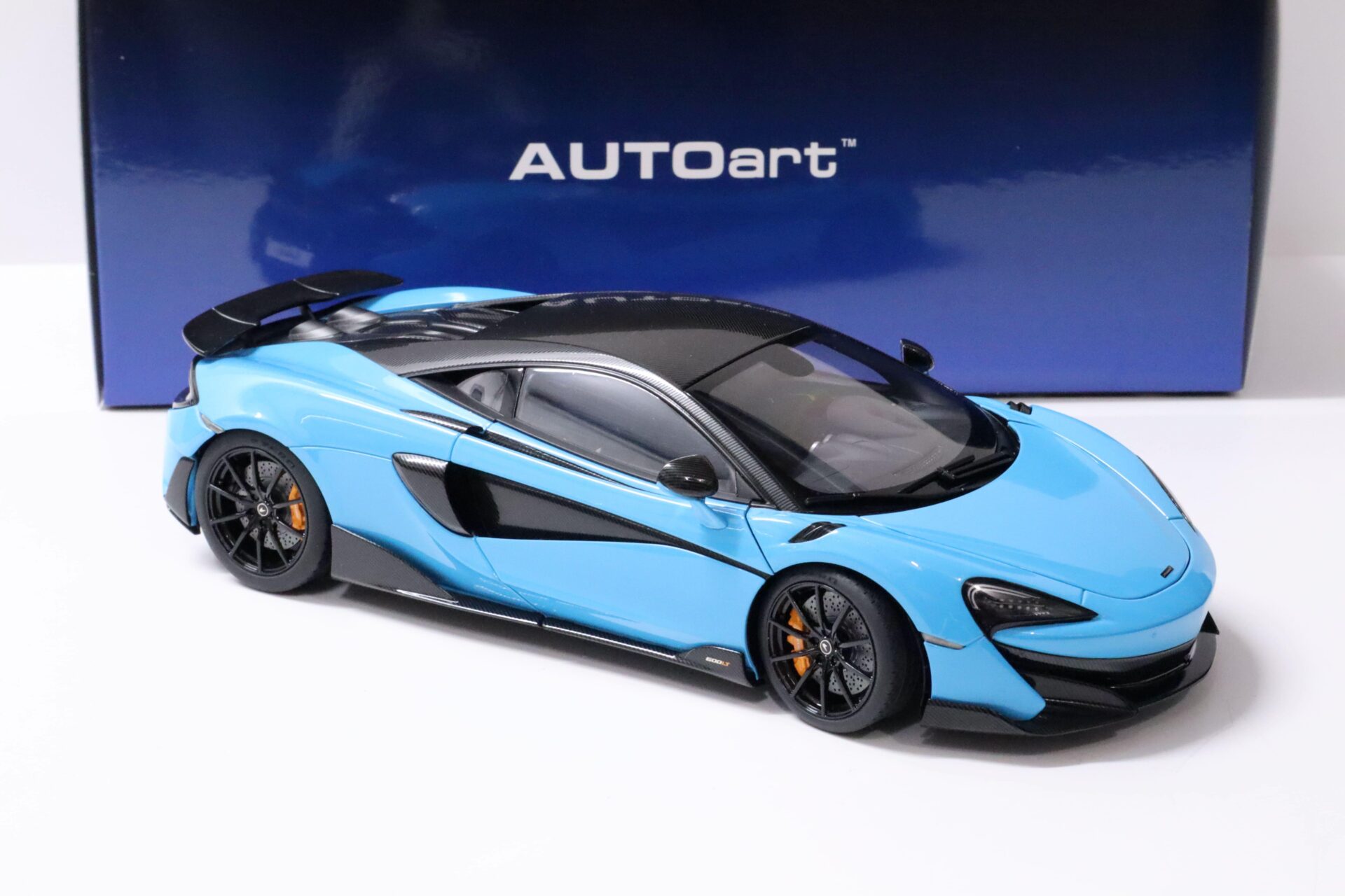 1:18 AUTOart McLAREN 600LT Coupe 2019 Fistral blue metallic