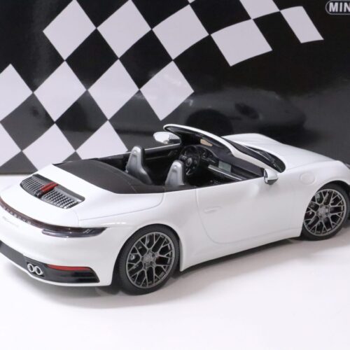 1:18 Minichamps Porsche 911 (992) Carrera 4S Cabriolet white 2019