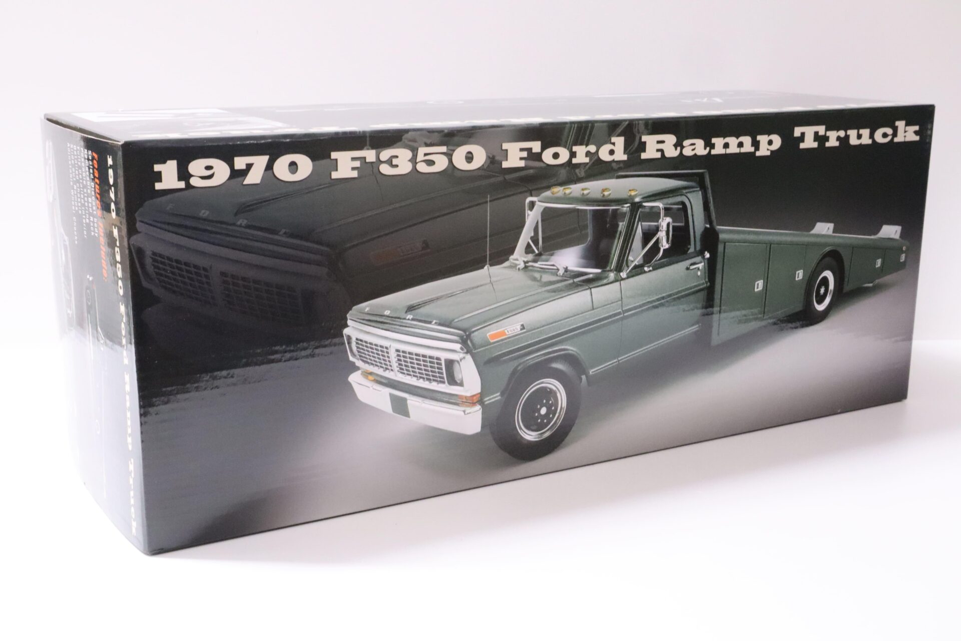 1:18 ACME 1970 Ford F350 Ramp Truck Car Transporter highland green metallic