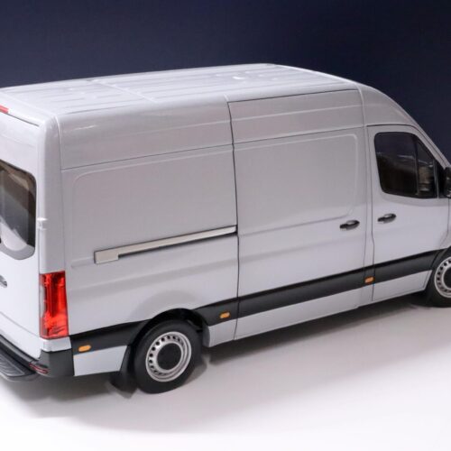 1:18 Norev Mercedes Sprinter Kasten 2018 silver metallic