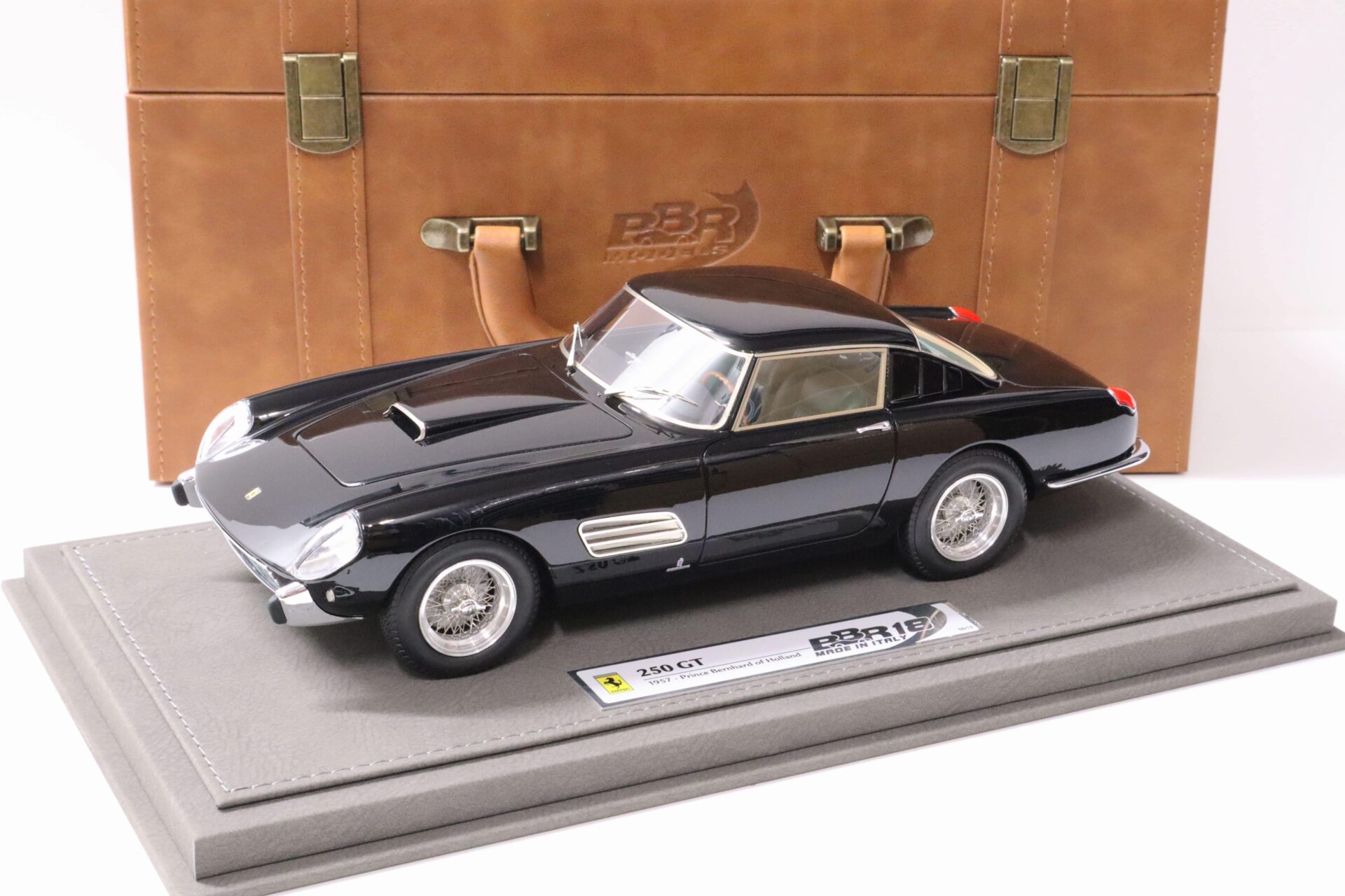 1:18 BBR Ferrari 250 GT Prince Bernard of Holland with Suitcase - Limited 13 pcs.