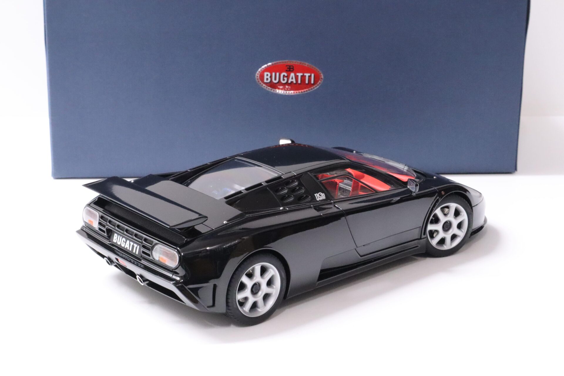 1:18 AUTOart Bugatti EB110 SS 1992 Nero Vernice/ black