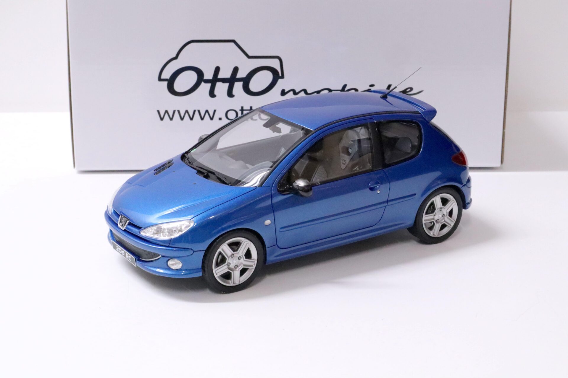 ID 60905 orig.jpg 1:18 OTTO mobile OT917 Peugeot 206 RC Recife blue 2003