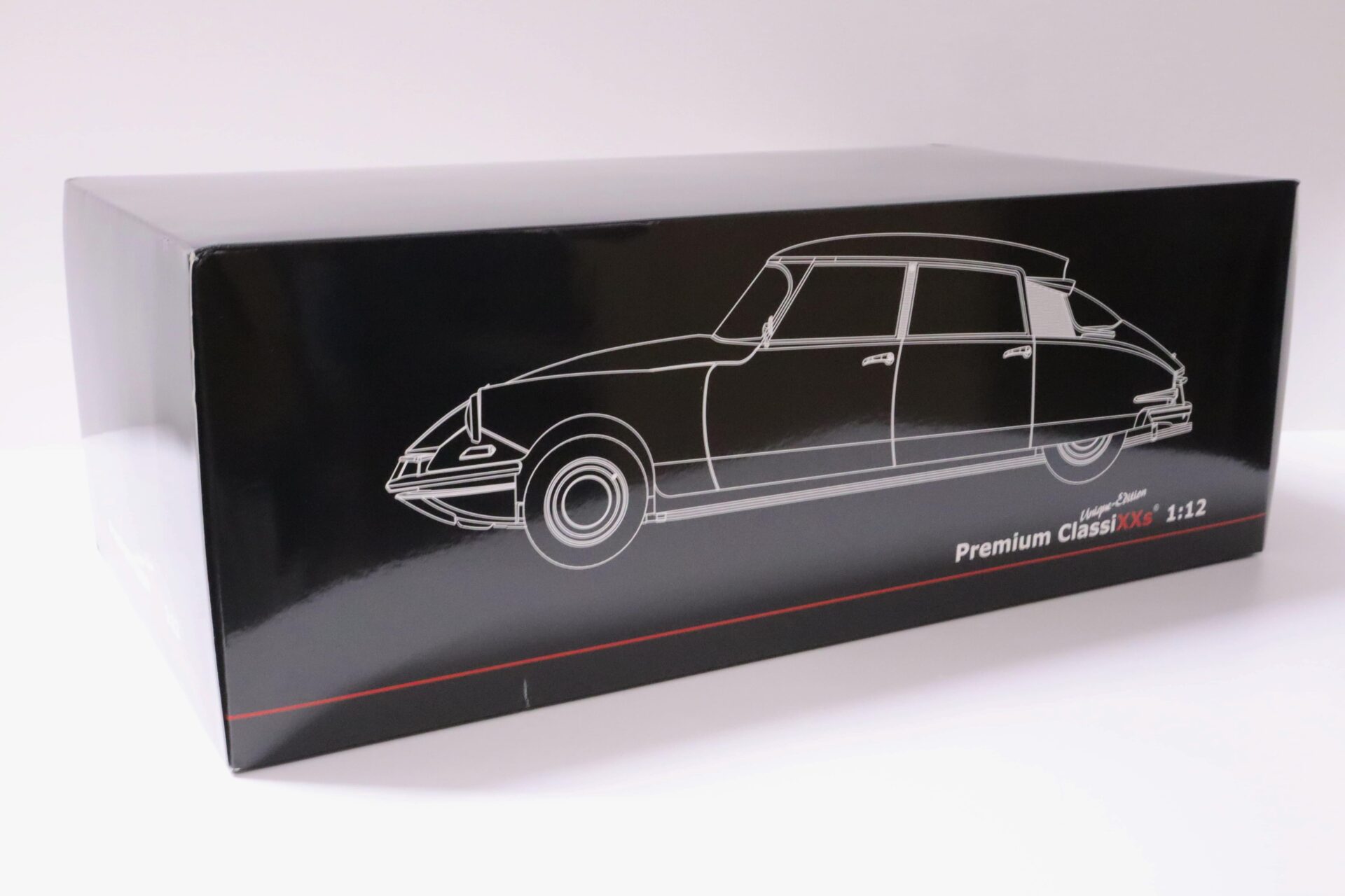 Premium ClassiXXs 1/12 – Citroën DS 19 – Beige Clair Et Prune – Miniature Collection