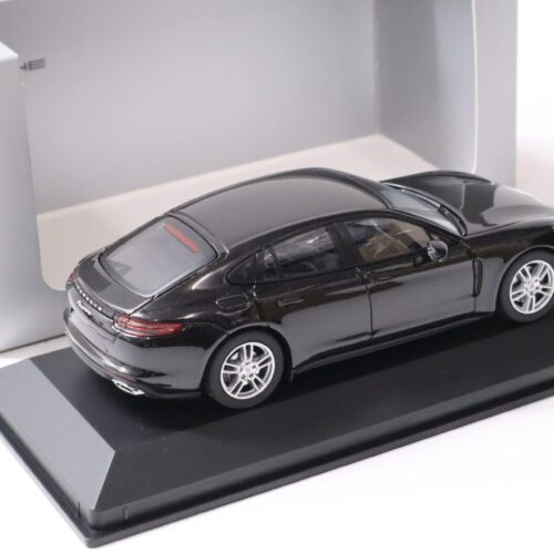 1:43 Herpa Porsche Panamera (G2) black metallic 2017 DEALER VERSION