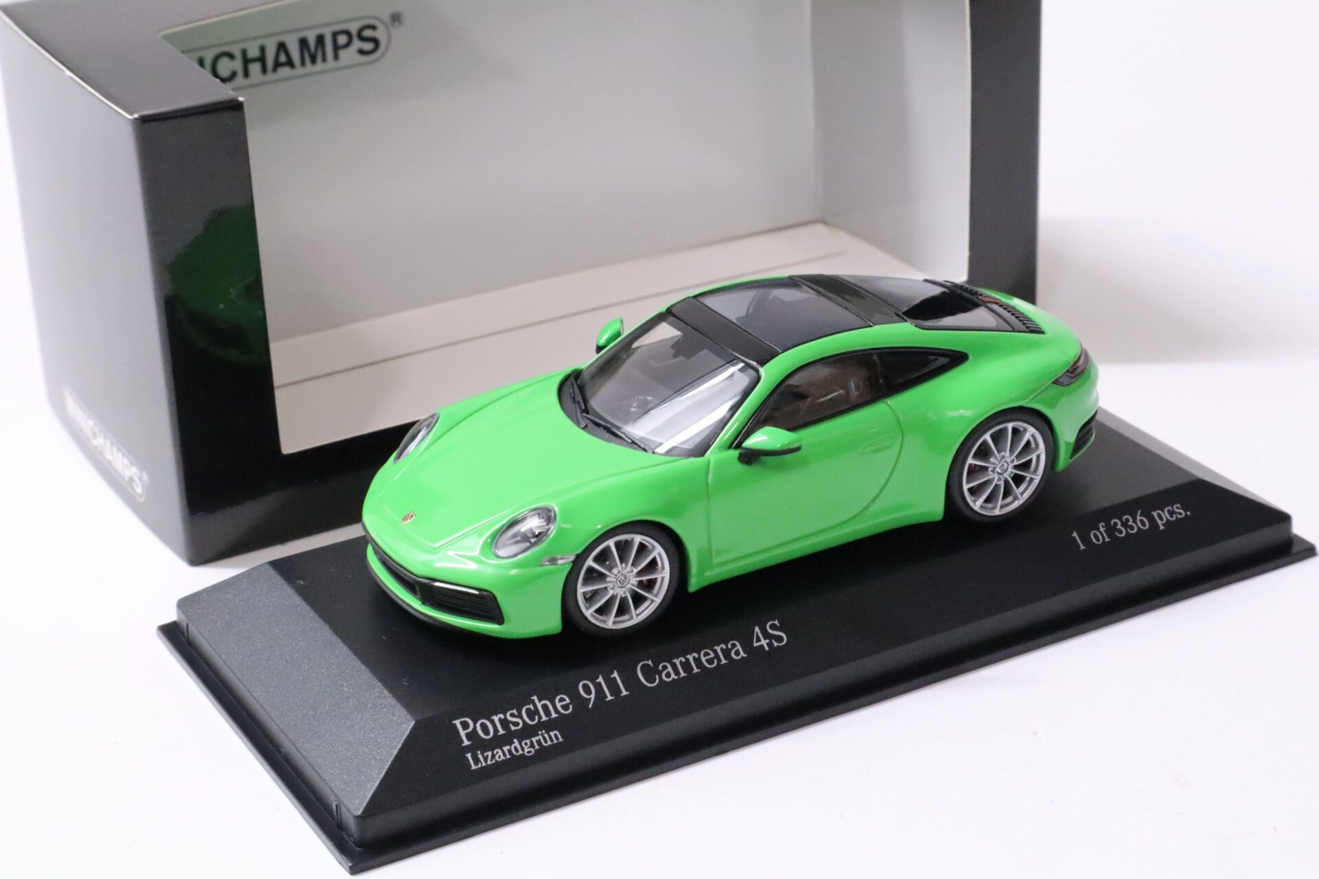1:43 Minichamps Porsche 911 (992) Carrera 4S Coupe 2019 Lizard green