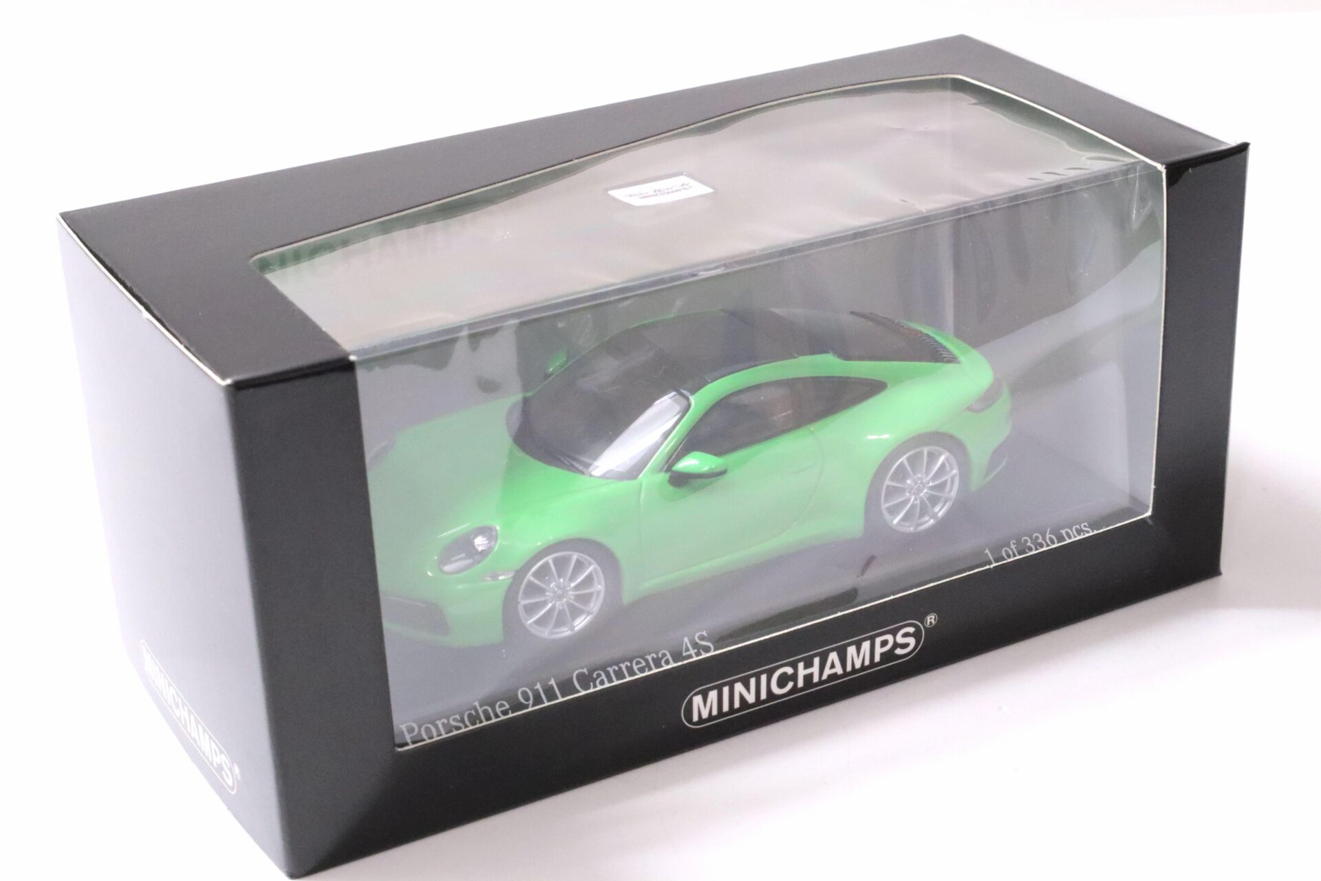 1:43 Minichamps Porsche 911 (992) Carrera 4S Coupe 2019 Lizard green
