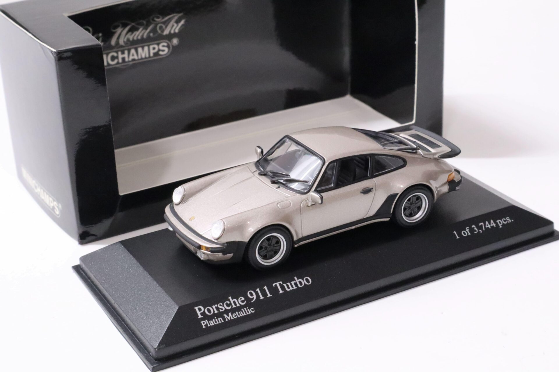 ID 61086 orig.jpg 1:43 Minichamps Porsche 911 Turbo Coupe 1977 G-Modell Platin metallic