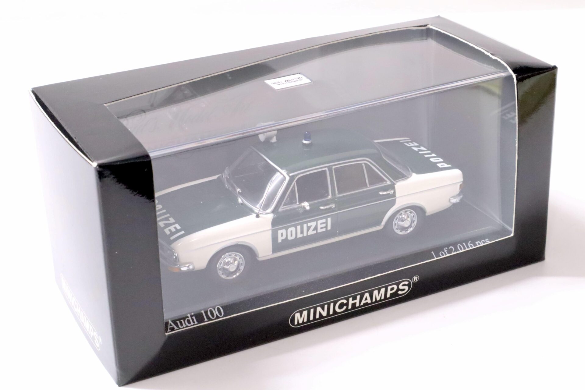 1:43 Minichamps Audi 100 GL Sedan 1970 POLIZEI green/ white