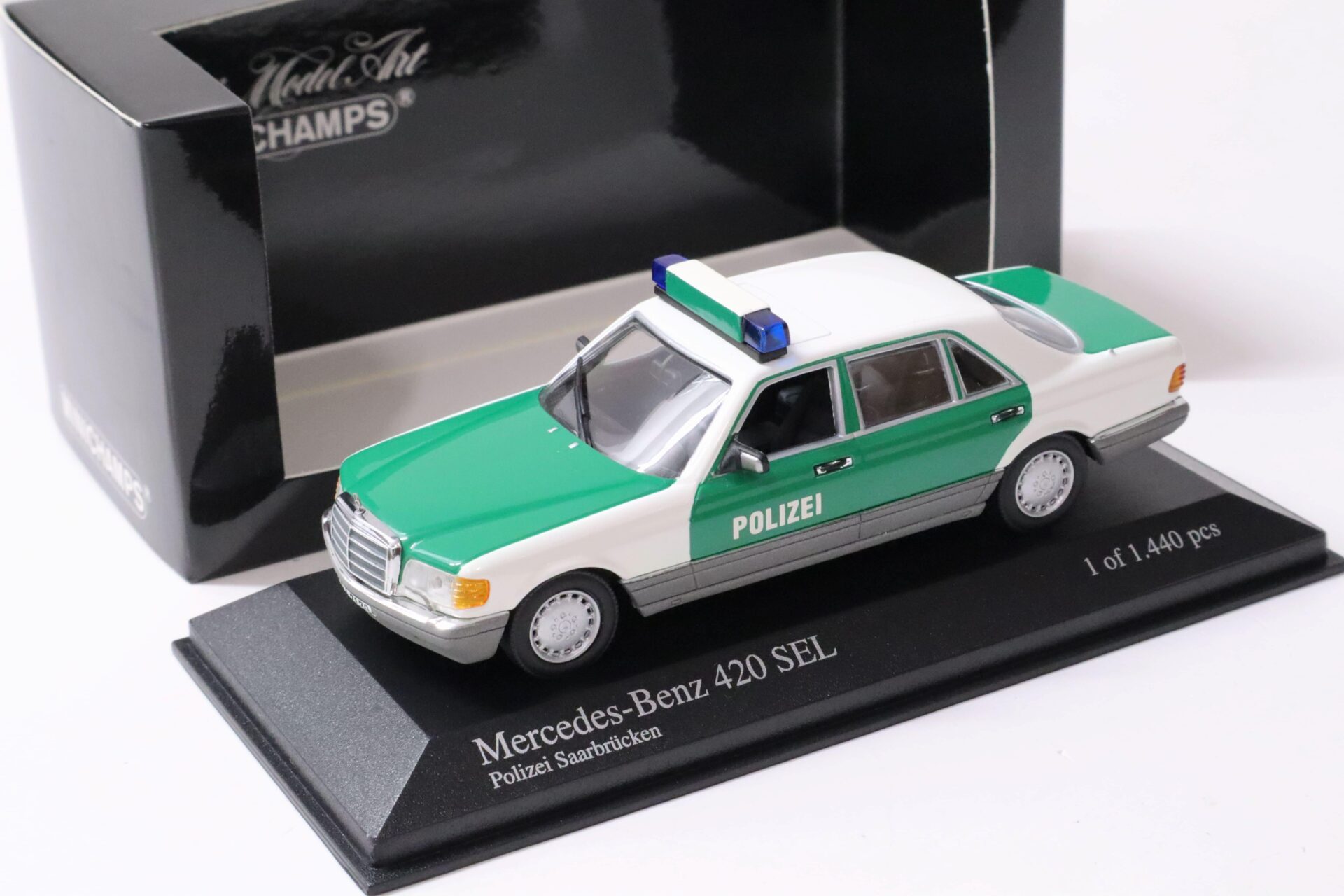 1:43 Minichamps Mercedes 420 SEL Limousine Polizei Saarbrücken 1991 green/ white