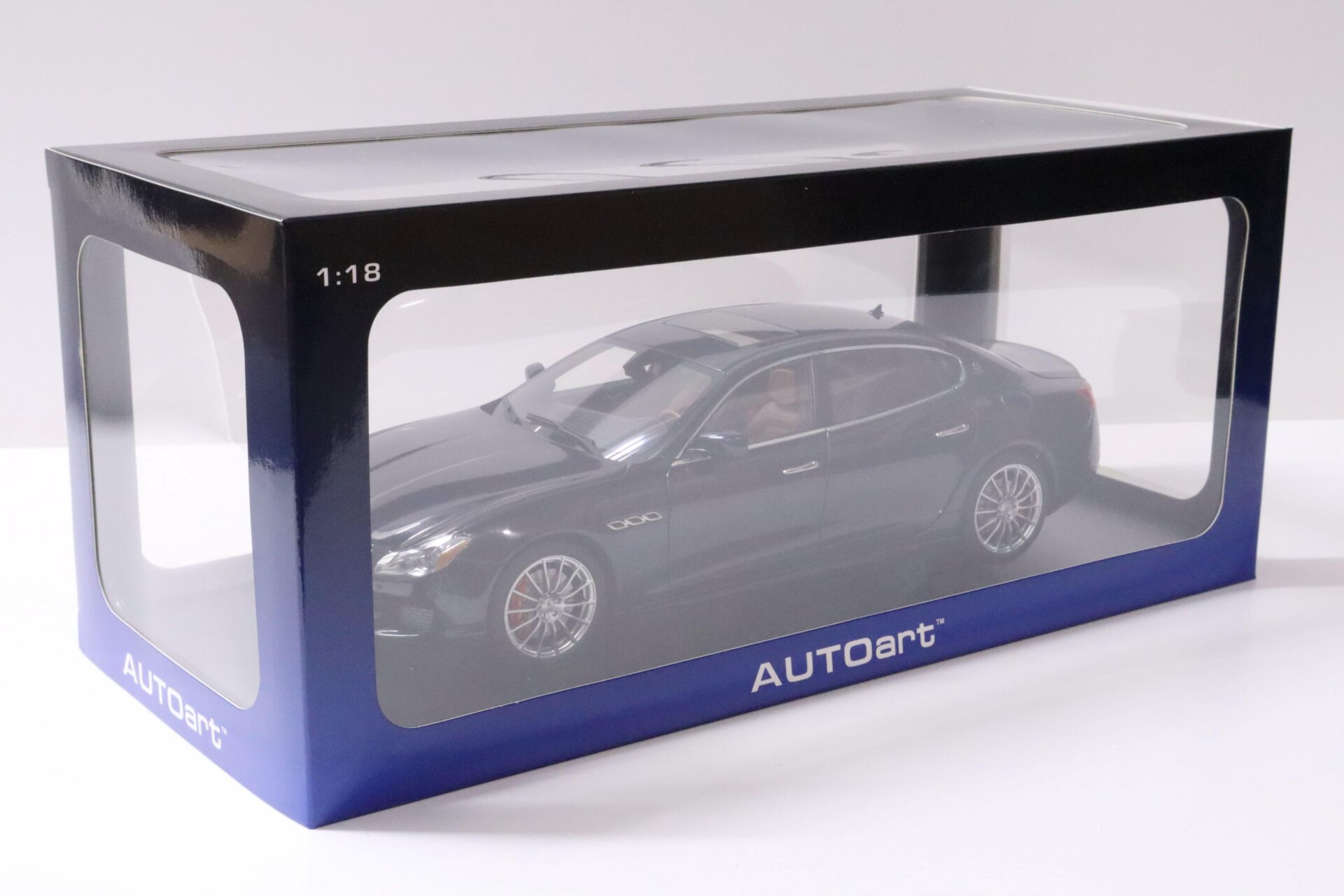 1:18 AUTOart Maserati Quattroporte GTS 2015 Rassion blue