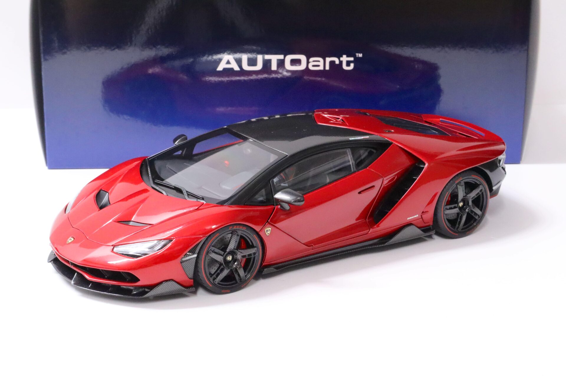 ID 61389 orig.jpg 1:18 AUTOart Lamborghini Centenario 2017 Rosso Efesto/ metallic red 79112