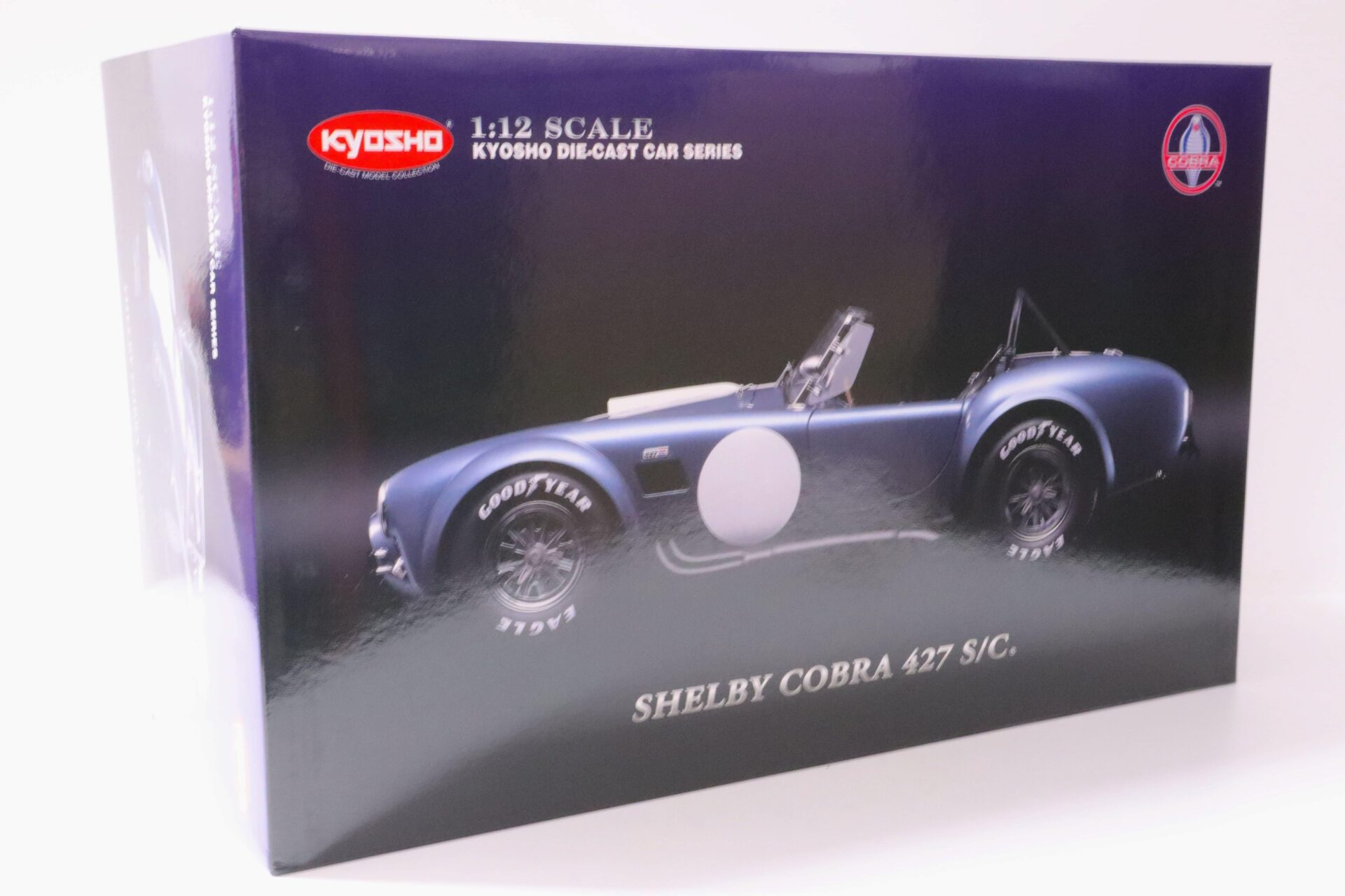 1:12 Kyosho Shelby Cobra 427 S/C light blue / white stripes Die-Cast