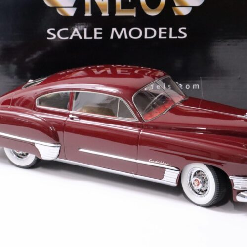 1:18 NEO Cadillac Series 62 Club Coupe Sedanette 1949 dark red