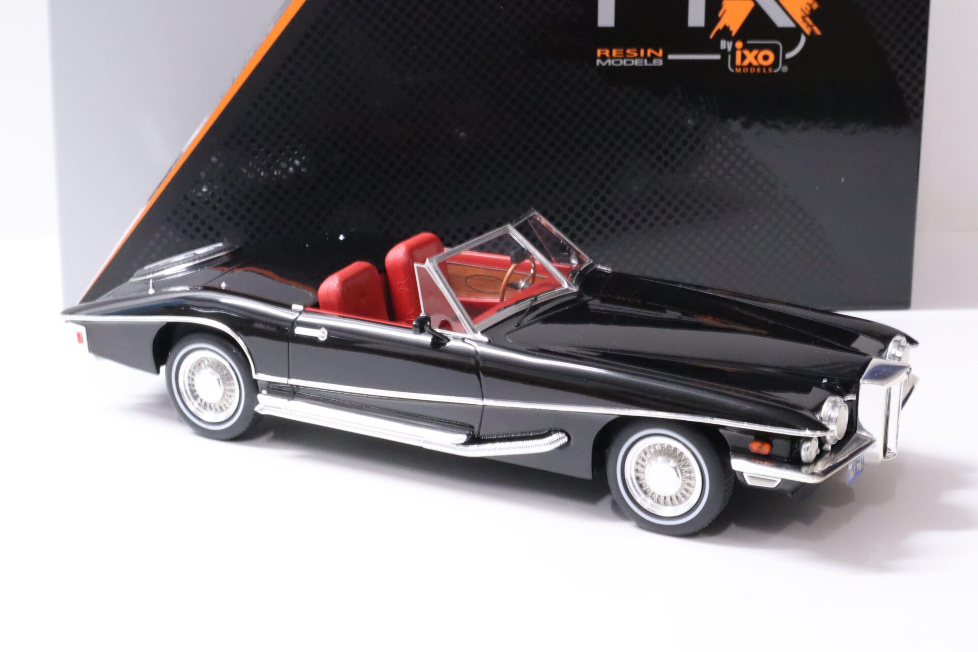 1:18 PremiumX Stutz Blackhawk Convertible black 1971