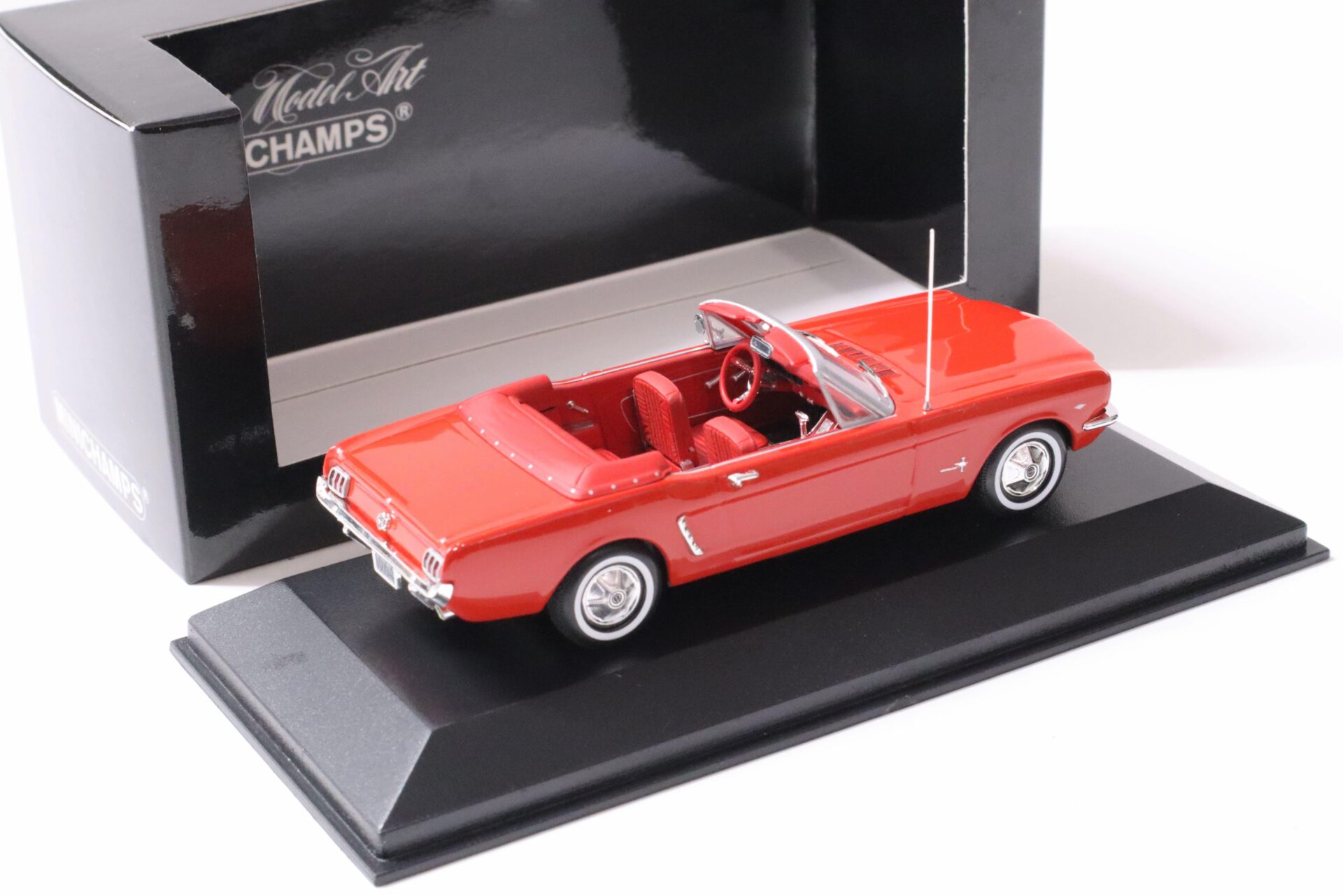 1:43 Minichamps Ford Mustang Convertible 1964 1/2 red