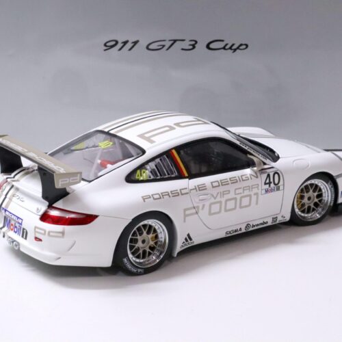 1:18 AUTOart Porsche 911 (997) GT3 CUP 2006 VIP CAR #40 white DEALER VERSION - Image 3